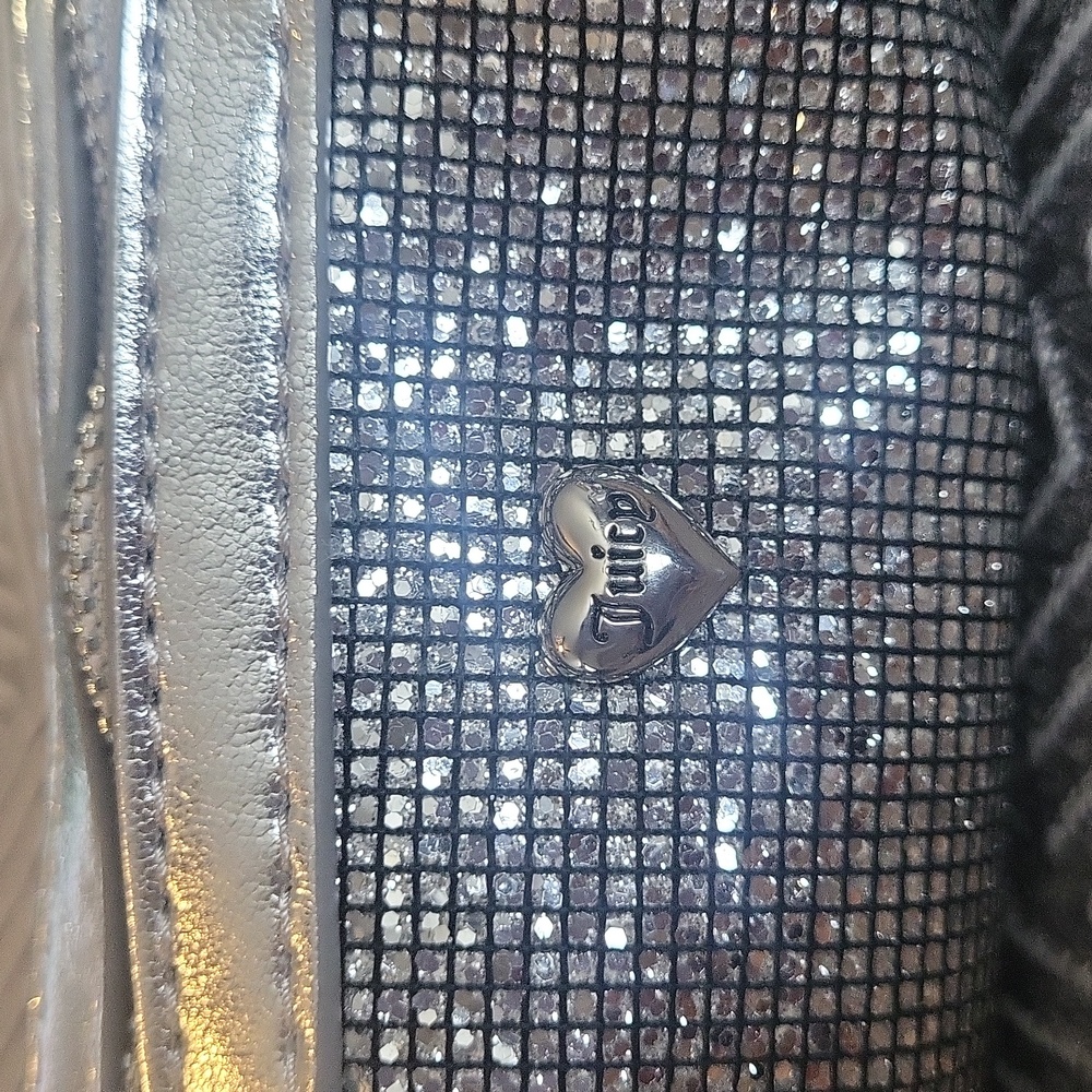 Y2K Juicy Couture Silver Chain Clutch with Heart Detail - Picture 3 of 7